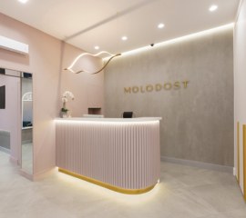 Встроенный свет в клинике Molodost